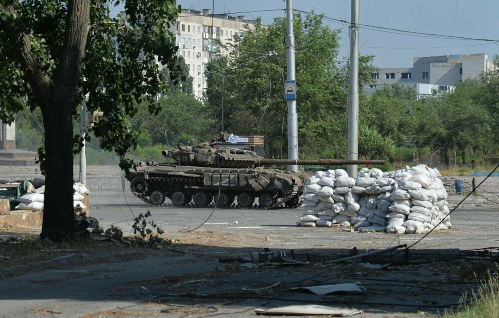 Imagini dramatice. Cum arată cea mai fierbinte zonă a războiului din Ucraina GALERIE FOTO - Imaginea 11