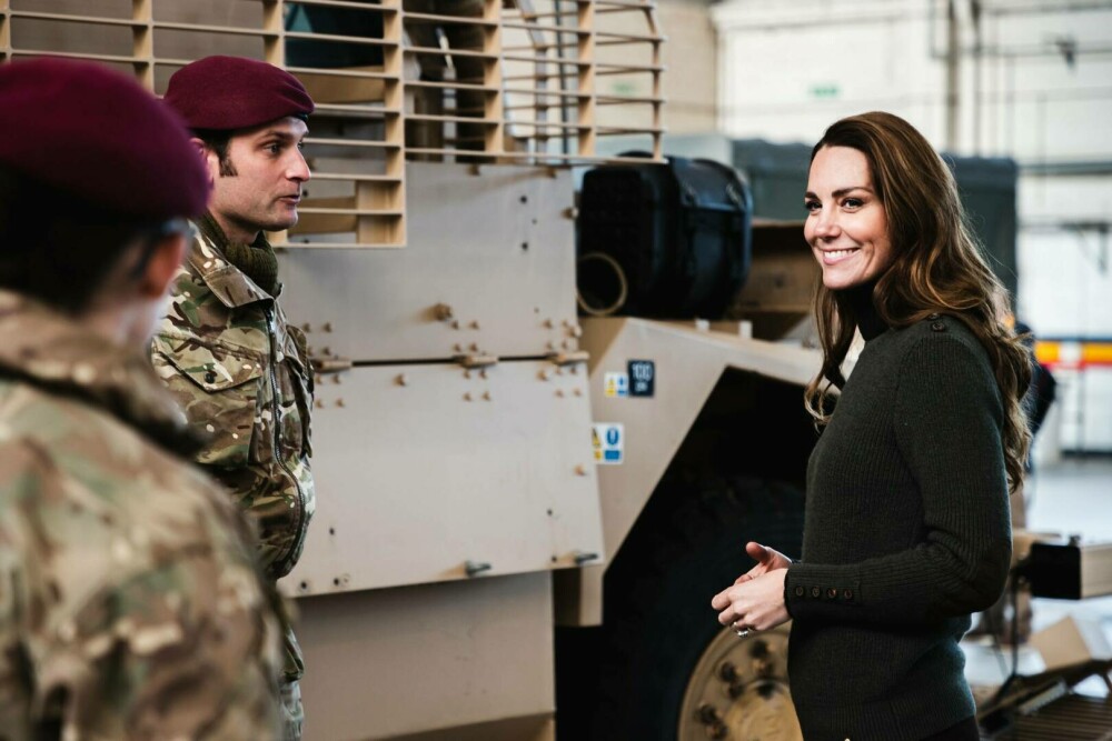 GALERIE FOTO Kate Middleton, îmbrăcată în militar de Ziua Forțelor Armate. Ce mesaj a transmis soldaților - Imaginea 5