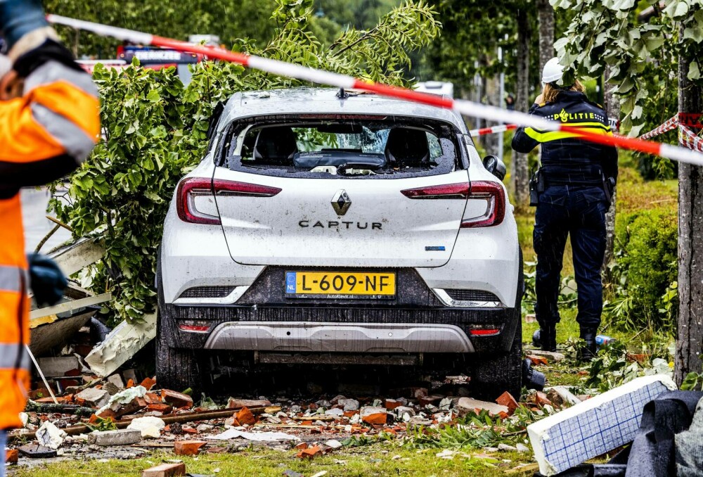 Tornadă extrem de puternică, în Țările de Jos. Cel puțin un mort și 10 răniți. VIDEO și GALERIE FOTO - Imaginea 3