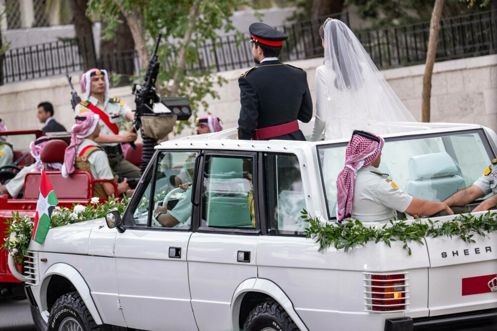 Nunta regală fastuoasă a prințului moștenitor Hussein bin Abdullah al Iordaniei. Imagini spectaculoase GALERIE FOTO - Imaginea 11
