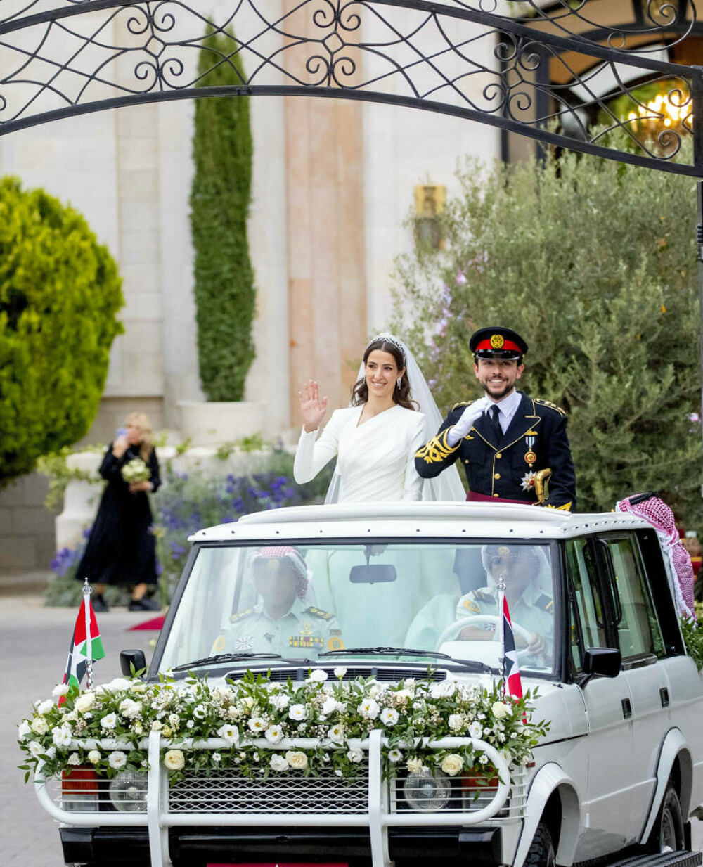 Nunta regală fastuoasă a prințului moștenitor Hussein bin Abdullah al Iordaniei. Imagini spectaculoase GALERIE FOTO - Imaginea 12