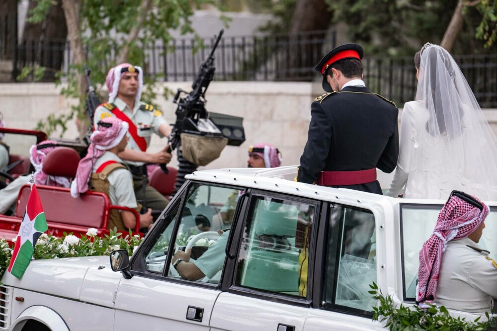 Nunta regală fastuoasă a prințului moștenitor Hussein bin Abdullah al Iordaniei. Imagini spectaculoase GALERIE FOTO - Imaginea 14