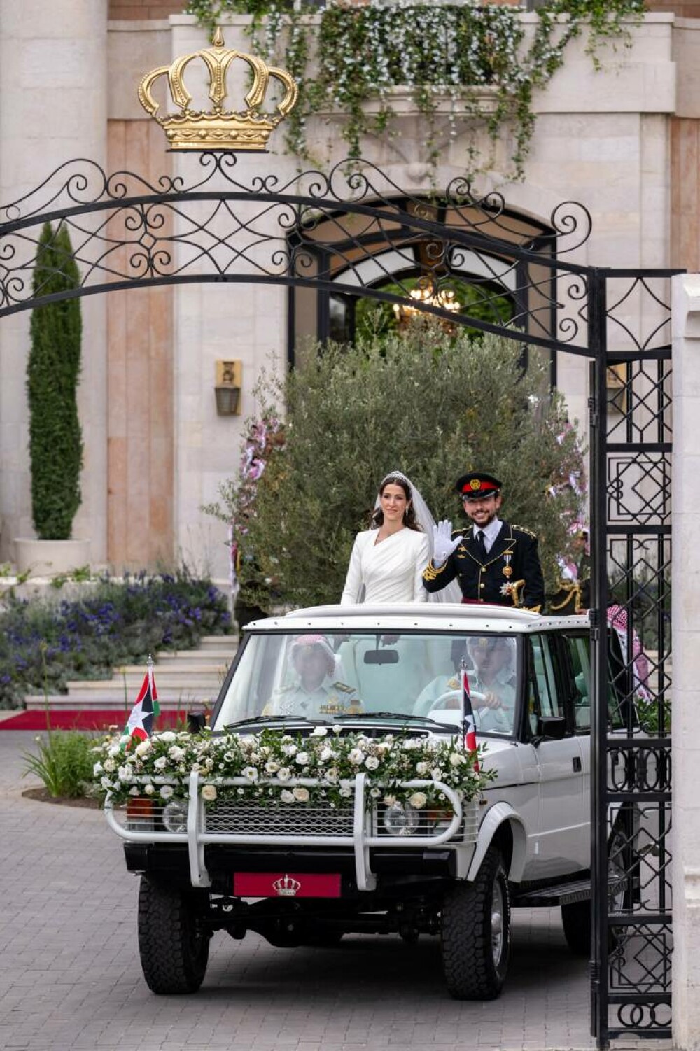 Nunta regală fastuoasă a prințului moștenitor Hussein bin Abdullah al Iordaniei. Imagini spectaculoase GALERIE FOTO - Imaginea 19