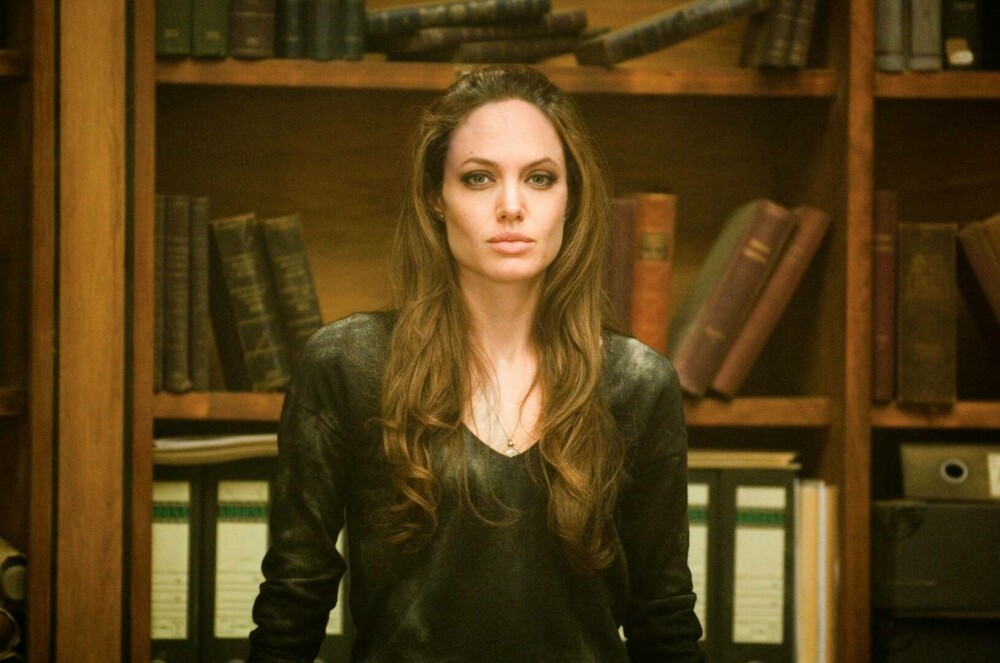 10 lucruri pe care nu le știai despre Angelina Jolie. Actrița își sărbătorește cea de-a 48-a aniversare | Imagini de colecție - Imaginea 44