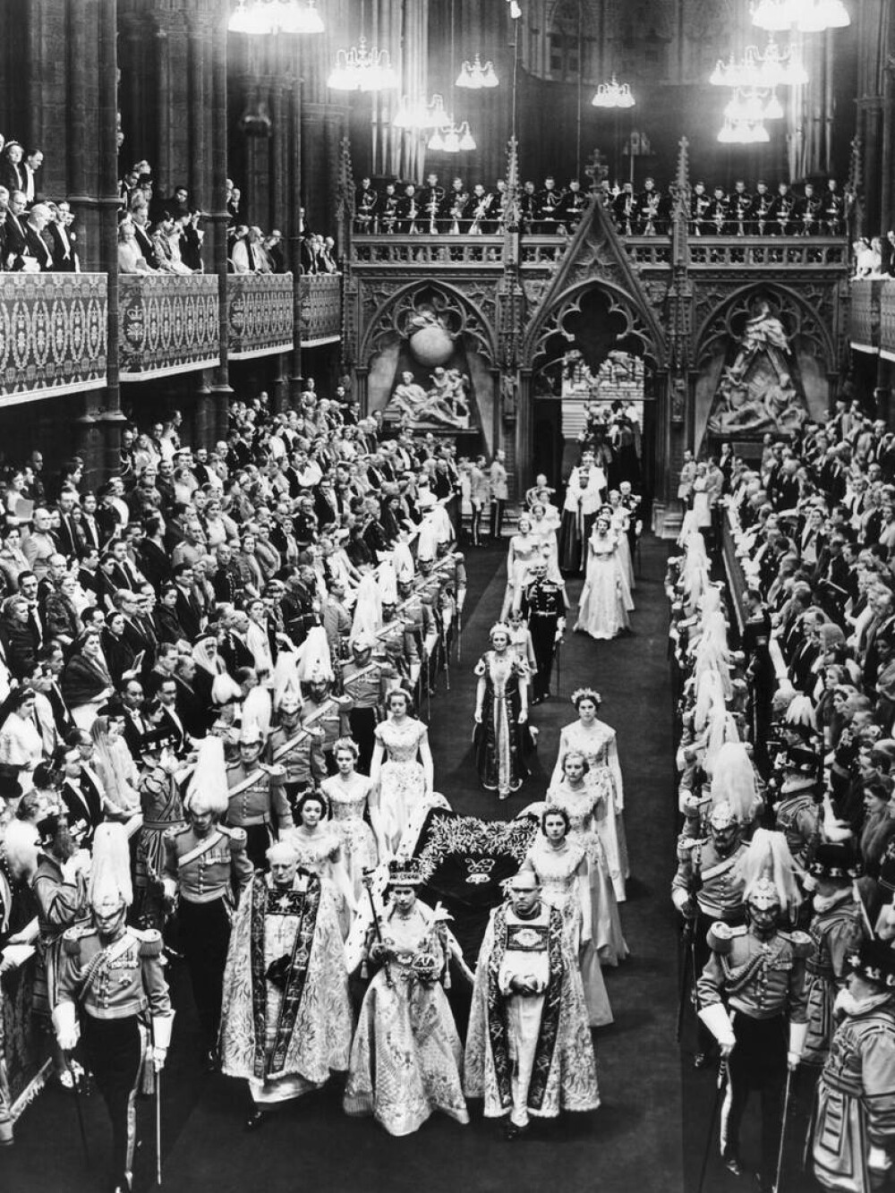 70 de ani de la încoronarea Reginei Elisabeta a II-a. Imagini de la momentul istoric | GALERIE FOTO - Imaginea 7