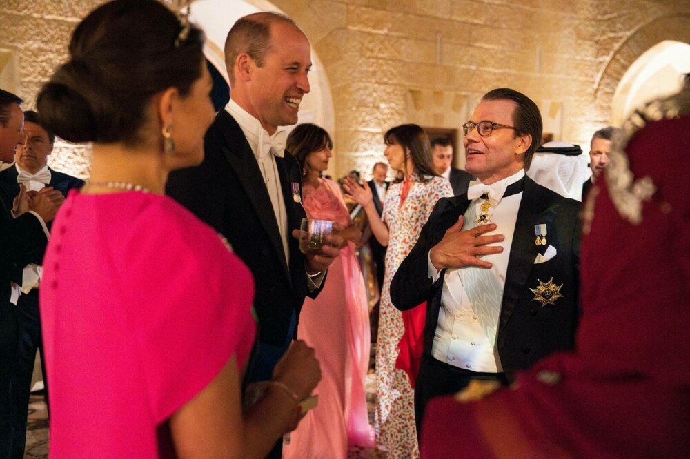 Cum s-a prezentat familia regală a României la nunta principelui moștenitor Hussein și a principesei Rajwa Al Hussein VIDEO - Imaginea 19