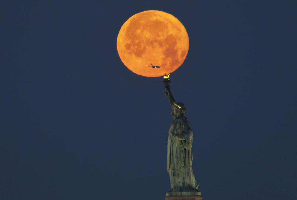Calendarul fenomenelor astronomice din 2023. Imagini inedite cu „Luna Roz”. Tradiții legate de Luna plină din iunie | FOTO - Imaginea 8