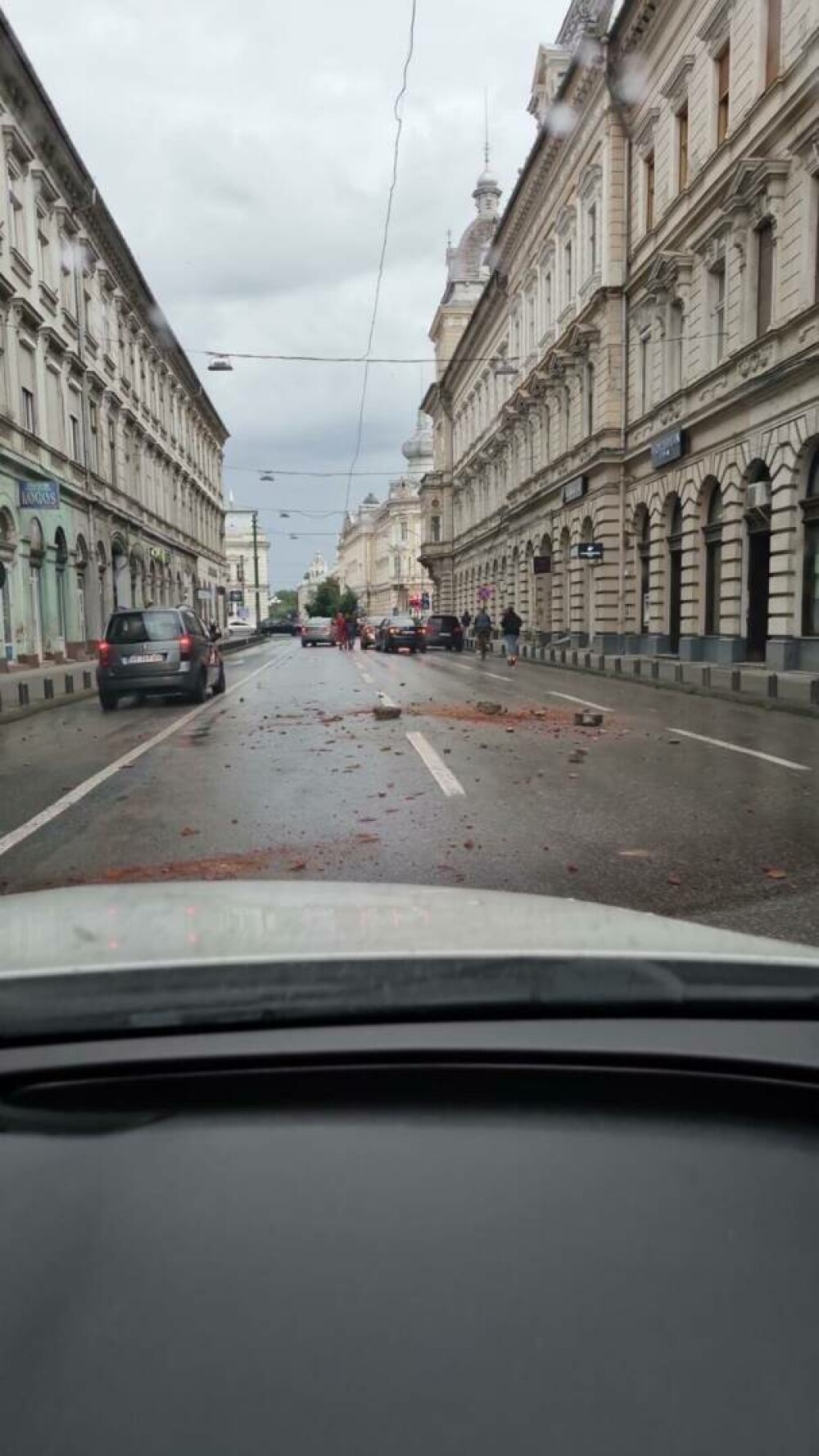 Cutremur cu magnitudinea de 5,2 pe scara Richter, în România. A fost urmat de o replică. FOTO și VIDEO - Imaginea 2
