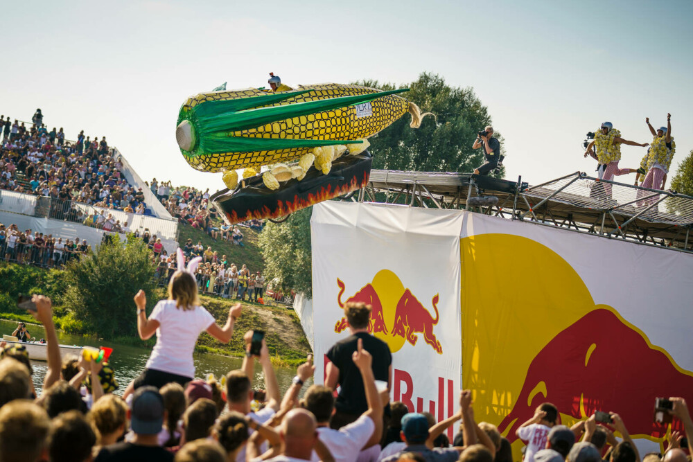 Red Bull Flugtag, competiția mașinăriilor zburătoare și a piloților neînfricați, vine în septembrie la București - Imaginea 9