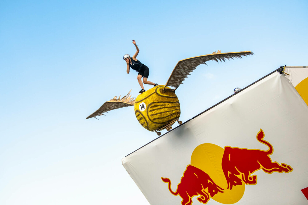 Red Bull Flugtag, competiția mașinăriilor zburătoare și a piloților neînfricați, vine în septembrie la București - Imaginea 12