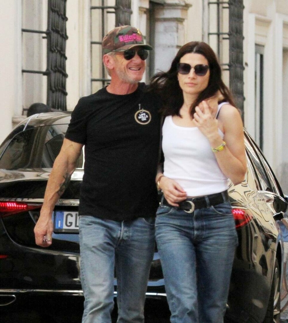 Cum arată noua iubită ucraineancă a lui Sean Penn. Au fost surprinși în ipostaze foarte romantice | GALERIE FOTO - Imaginea 7
