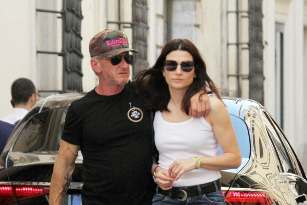 Cum arată noua iubită ucraineancă a lui Sean Penn. Au fost surprinși în ipostaze foarte romantice | GALERIE FOTO - Imaginea 1