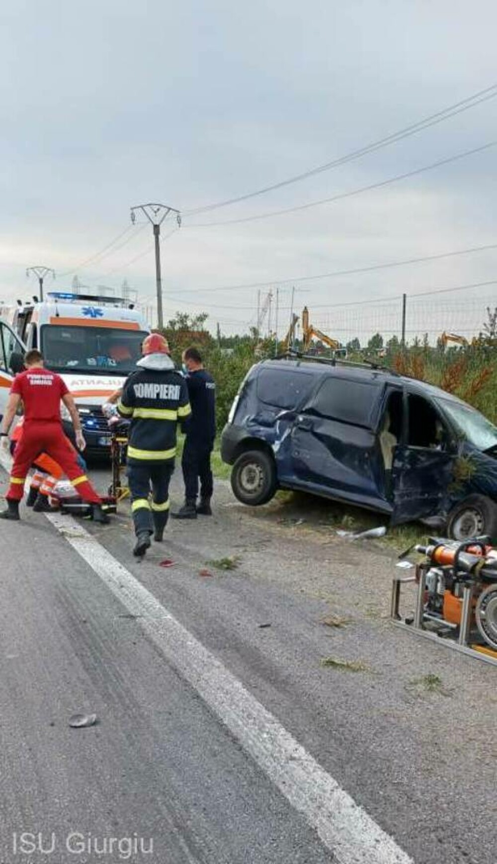 Accident grav pe autostrada A1. A intervenit un elicopter SMURD. FOTO - Imaginea 3