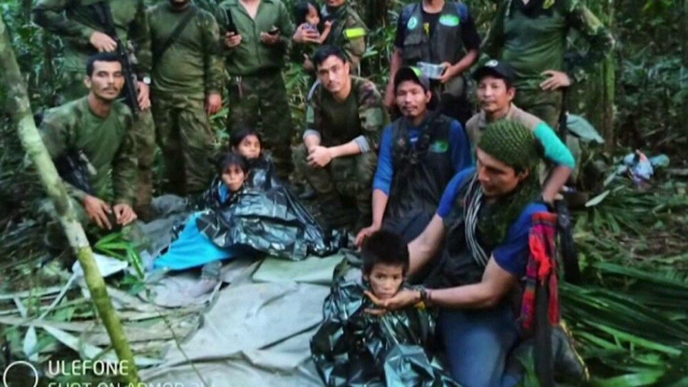 „Mi-e foame”, „Mama a murit”. Primele cuvinte ale copiilor rătăciți 40 de zile în junglă către salvatorii lor. VIDEO - Imaginea 4