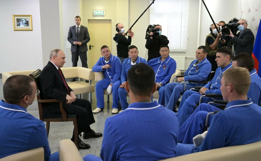 Motivul pentru care Putin s-a pozat alături de ”bărbați adevărați”. ”Nu sunt un film, toate acestea se întâmplă” | FOTO - Imaginea 4
