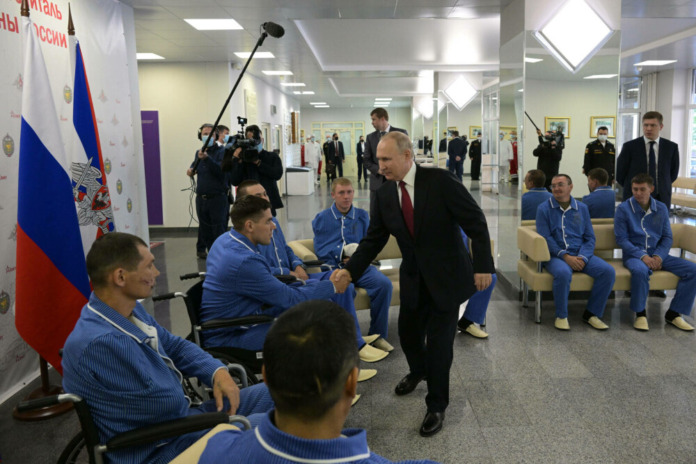 Motivul pentru care Putin s-a pozat alături de ”bărbați adevărați”. ”Nu sunt un film, toate acestea se întâmplă” | FOTO - Imaginea 7