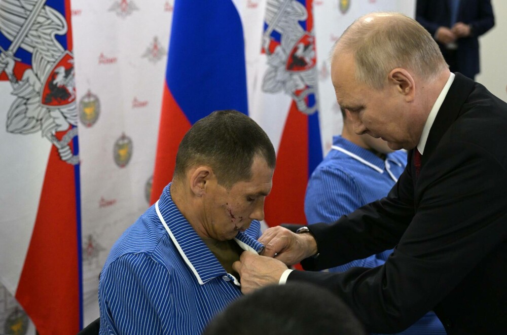 Motivul pentru care Putin s-a pozat alături de ”bărbați adevărați”. ”Nu sunt un film, toate acestea se întâmplă” | FOTO - Imaginea 9