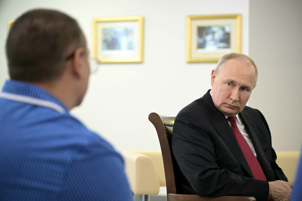 Motivul pentru care Putin s-a pozat alături de ”bărbați adevărați”. ”Nu sunt un film, toate acestea se întâmplă” | FOTO - Imaginea 14