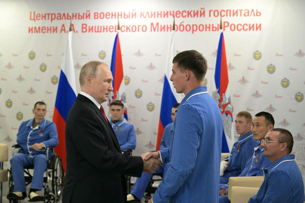 Motivul pentru care Putin s-a pozat alături de ”bărbați adevărați”. ”Nu sunt un film, toate acestea se întâmplă” | FOTO - Imaginea 17