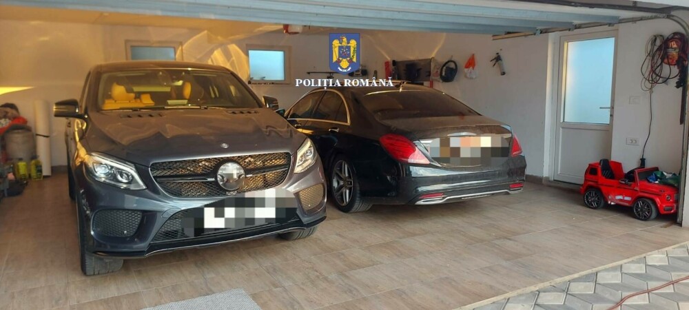 Mașini închiriate din străinătate, vândute cu acte false și mai ieftin în România. Polițiștii au confiscat 18 autoturisme - Imaginea 2