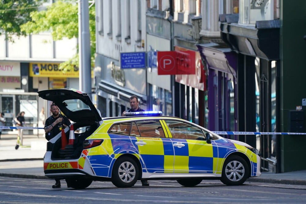 „Incident grav în desfășurare”. Trei persoane găsite decedate în Nottingham. Mai multe străzi au fost închise - Imaginea 1