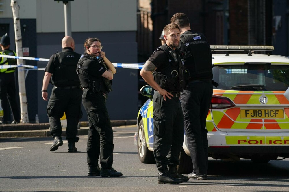 „Incident grav în desfășurare”. Trei persoane găsite decedate în Nottingham. Mai multe străzi au fost închise - Imaginea 3