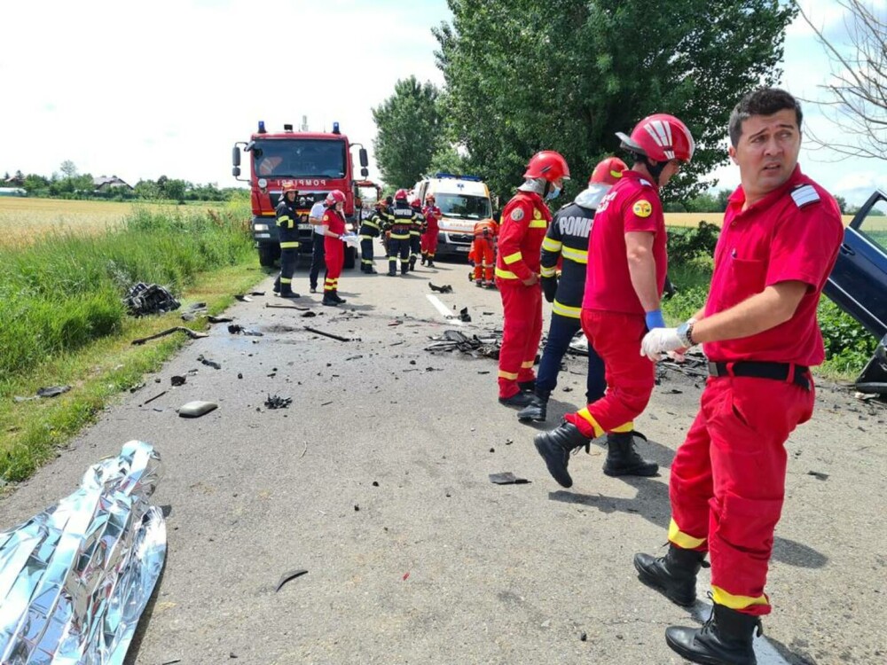 Accident cumplit în Prahova. Doi morți și un rănit, după ce un șofer a intrat pe contrasens și a izbit violent o altă mașină - Imaginea 4