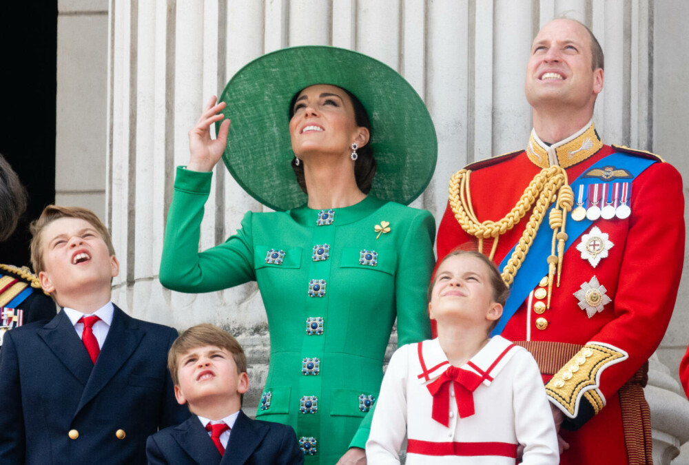 Prinţul William, fotografie amuzantă alături de cei trei copii cu ocazia celei de-a 42-a aniversări. „Te iubim cu toţii!” - Imaginea 12