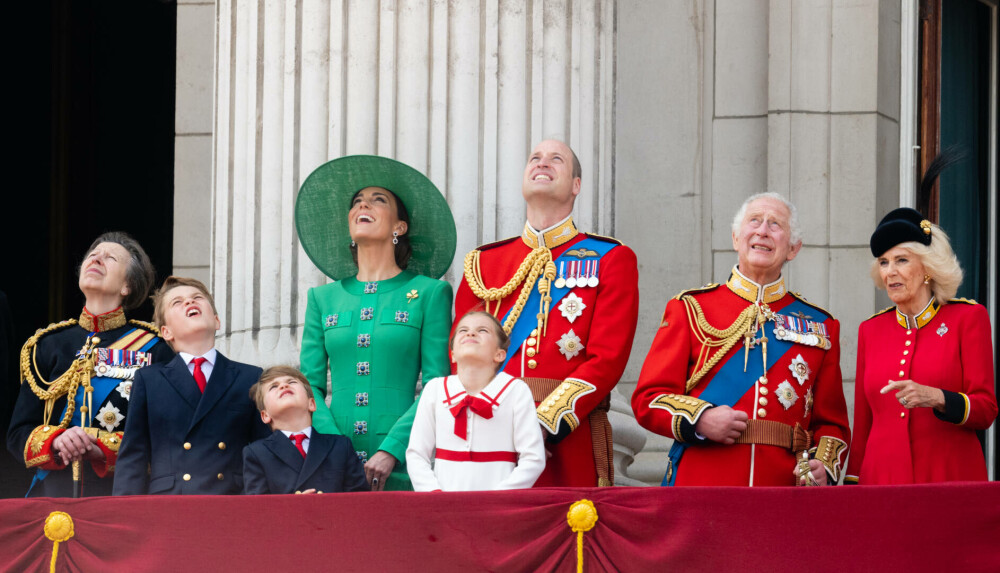 Prinţul William, fotografie amuzantă alături de cei trei copii cu ocazia celei de-a 42-a aniversări. „Te iubim cu toţii!” - Imaginea 14