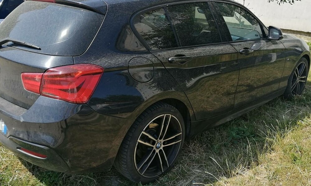 BMW de peste 21.000 de euro, furat din Italia, găsit în Huşi. Ce le-a spus șoferul polițiștilor - Imaginea 2