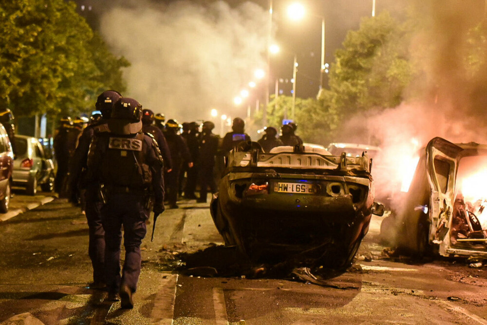 VIDEO. A doua noapte de proteste violente în Franța, după uciderea tânărului de 17 ani. 150 de persoane arestate - Imaginea 1
