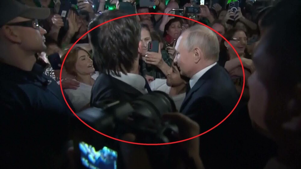 VIDEO. Țara în care Vladimir Putin a fost primit ca o vedetă rock, cu țipete. Femeile l-au pupat și au făcut selfie cu el - Imaginea 1