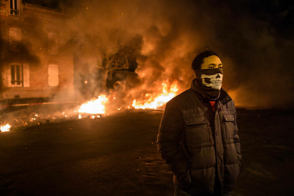 A patra noapte de proteste în Franţa, după uciderea tânărului Nahel de poliție. Aproape 1000 de arestări - Imaginea 7