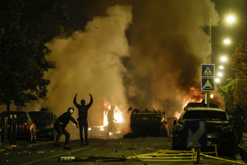 A patra noapte de proteste în Franţa, după uciderea tânărului Nahel de poliție. Aproape 1000 de arestări - Imaginea 4