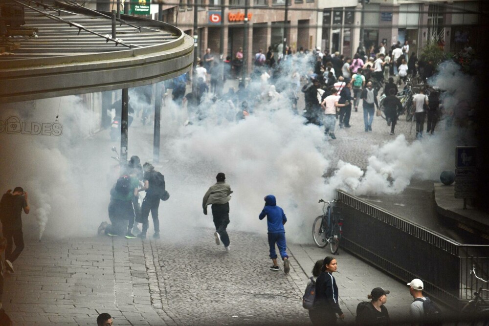 A patra noapte de proteste în Franţa, după uciderea tânărului Nahel de poliție. Aproape 1000 de arestări - Imaginea 14