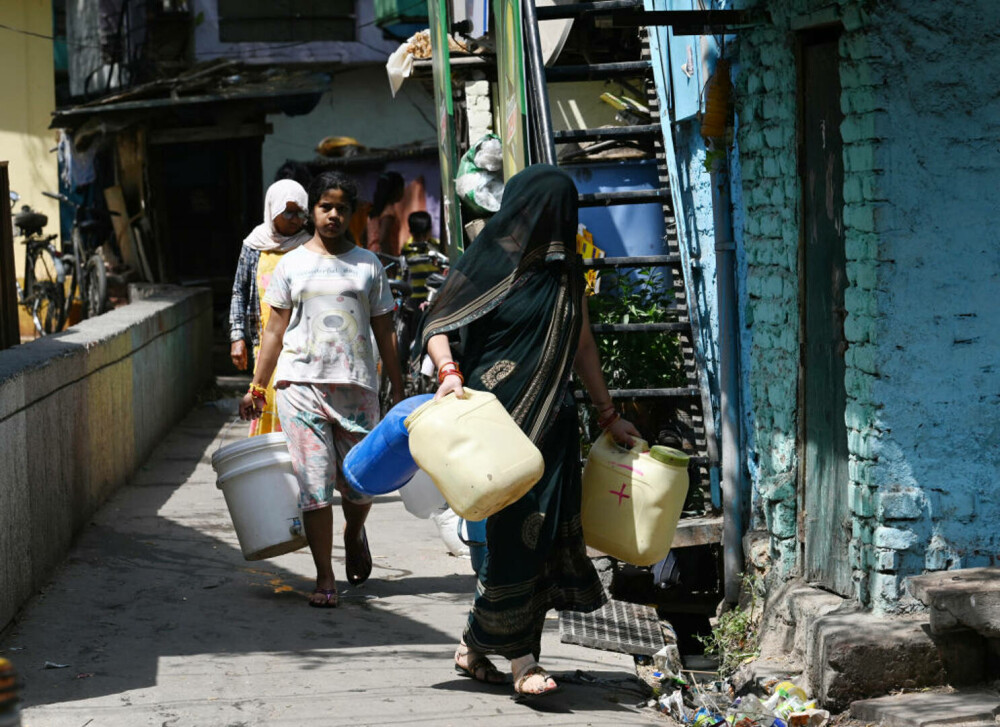 Val extrem de caniculă în India. Cel puțin cinci persoane au murit după cea mai călduroasă noapte din ultimii şase ani - Imaginea 11