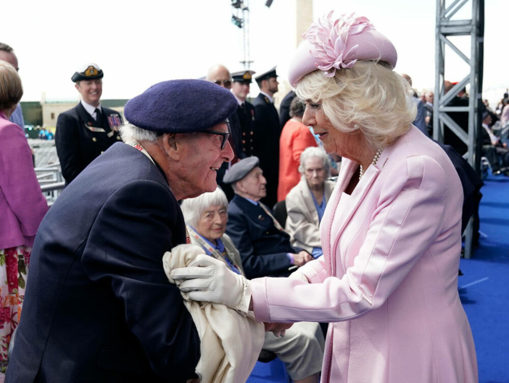 Regina Camilla, cu lacrimi în ochi la evenimentul care marchează Ziua Z. Explicația pentru care a purtat roz | FOTO - Imaginea 12