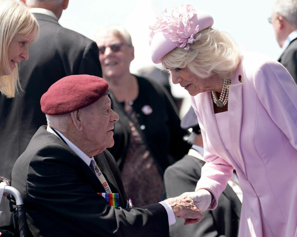 Regina Camilla, cu lacrimi în ochi la evenimentul care marchează Ziua Z. Explicația pentru care a purtat roz | FOTO - Imaginea 13