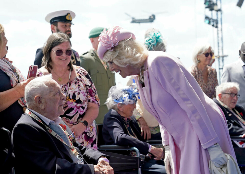 Regina Camilla, cu lacrimi în ochi la evenimentul care marchează Ziua Z. Explicația pentru care a purtat roz | FOTO - Imaginea 15