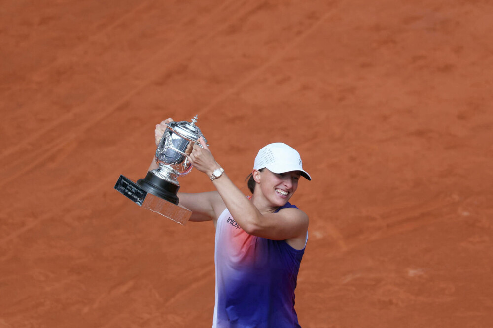 Iga Swiatek a câştigat pentru a treia oară consecutiv turneul de la Roland-Garros. GALERIE FOTO - Imaginea 1