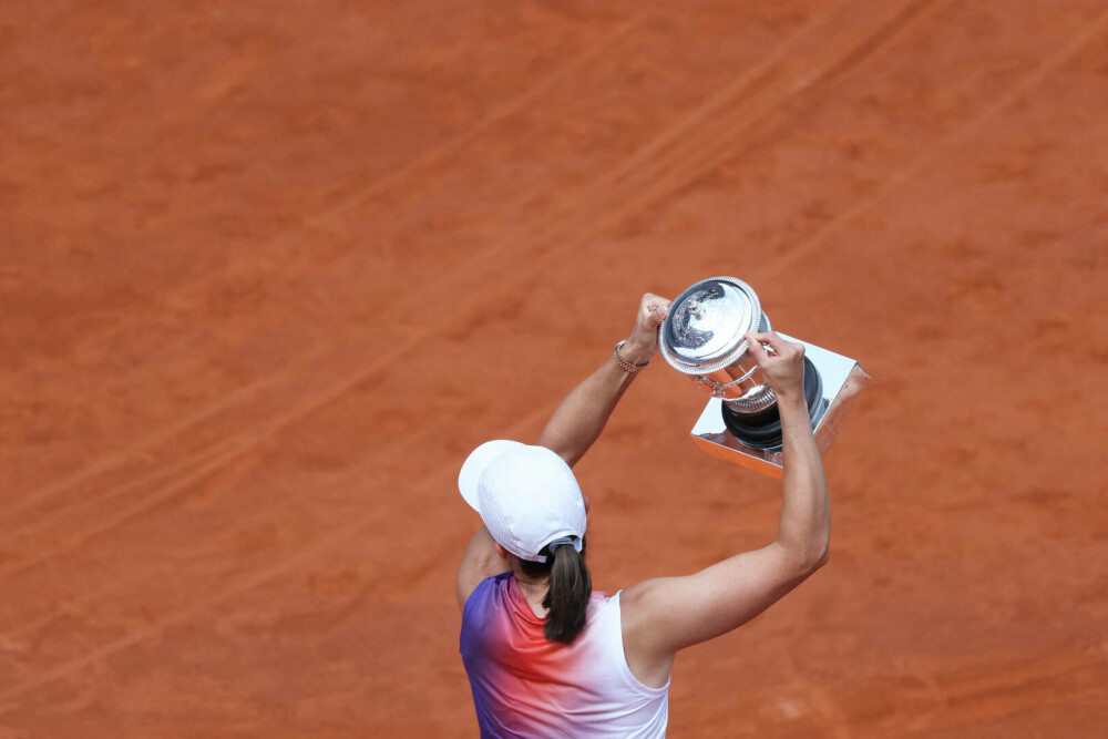 Iga Swiatek a câştigat pentru a treia oară consecutiv turneul de la Roland-Garros. GALERIE FOTO - Imaginea 2