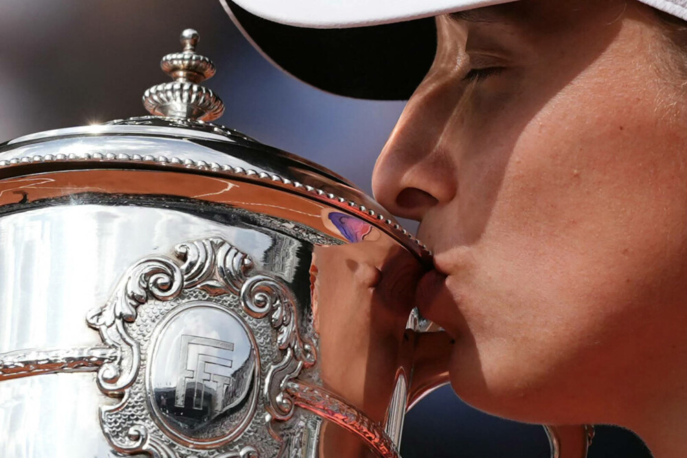 Iga Swiatek a câştigat pentru a treia oară consecutiv turneul de la Roland-Garros. GALERIE FOTO - Imaginea 3