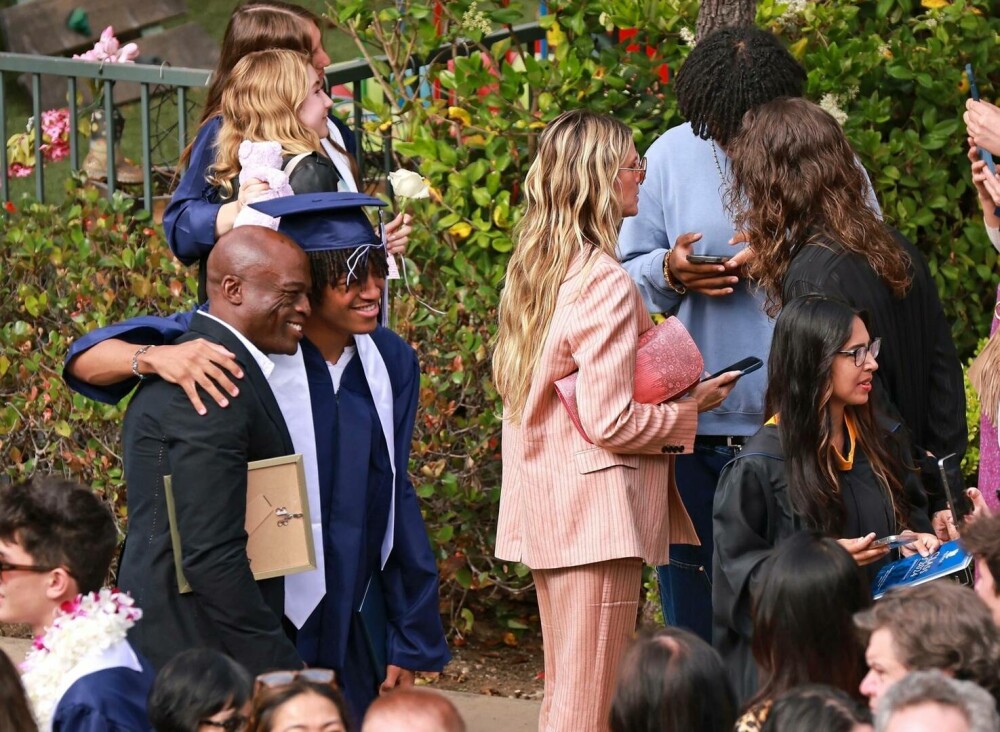 Cum a fost surprinsă Heidi Klum la festivitatea de absolvire a fiului ei. GALERIE FOTO - Imaginea 7