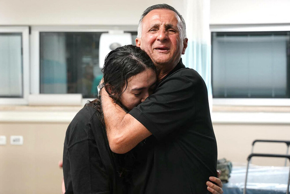 Ostatica israeliană Noa Argamani a fost eliberată chiar de ziua tatălui său şi la timp pentru a-şi vedea mama bolnavă - Imaginea 3
