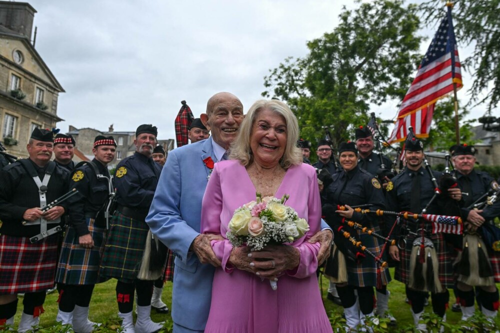 Mirele are 100 de ani, iar mireasa 96. Nunta memorabilă a unui veteran care s-a căsătorit cu iubita sa în Normandia | FOTO - Imaginea 8