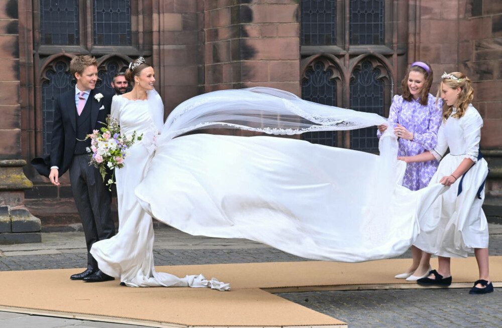 Imagini inedite de la nunta mondenă a anului. Ducele și ducesa de Westminster s-au căsătorit într-o ceremonie fastuoasă FOTO - Imaginea 14