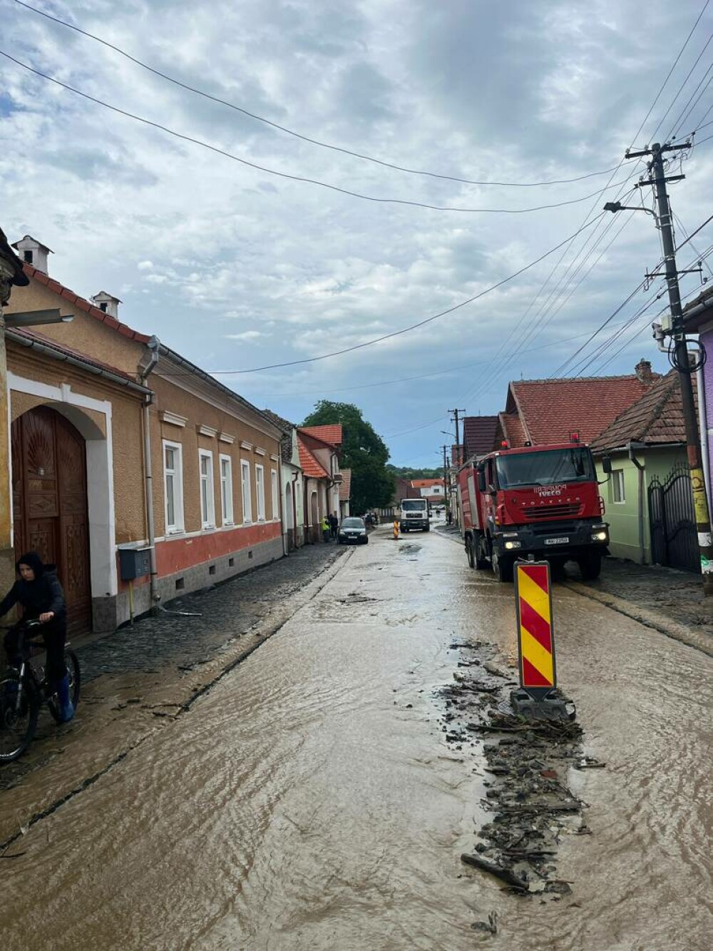 Inundaţii în România cauzate de ploile torențiale. Localitățile vizate de avertismentul de vreme rea - Imaginea 7