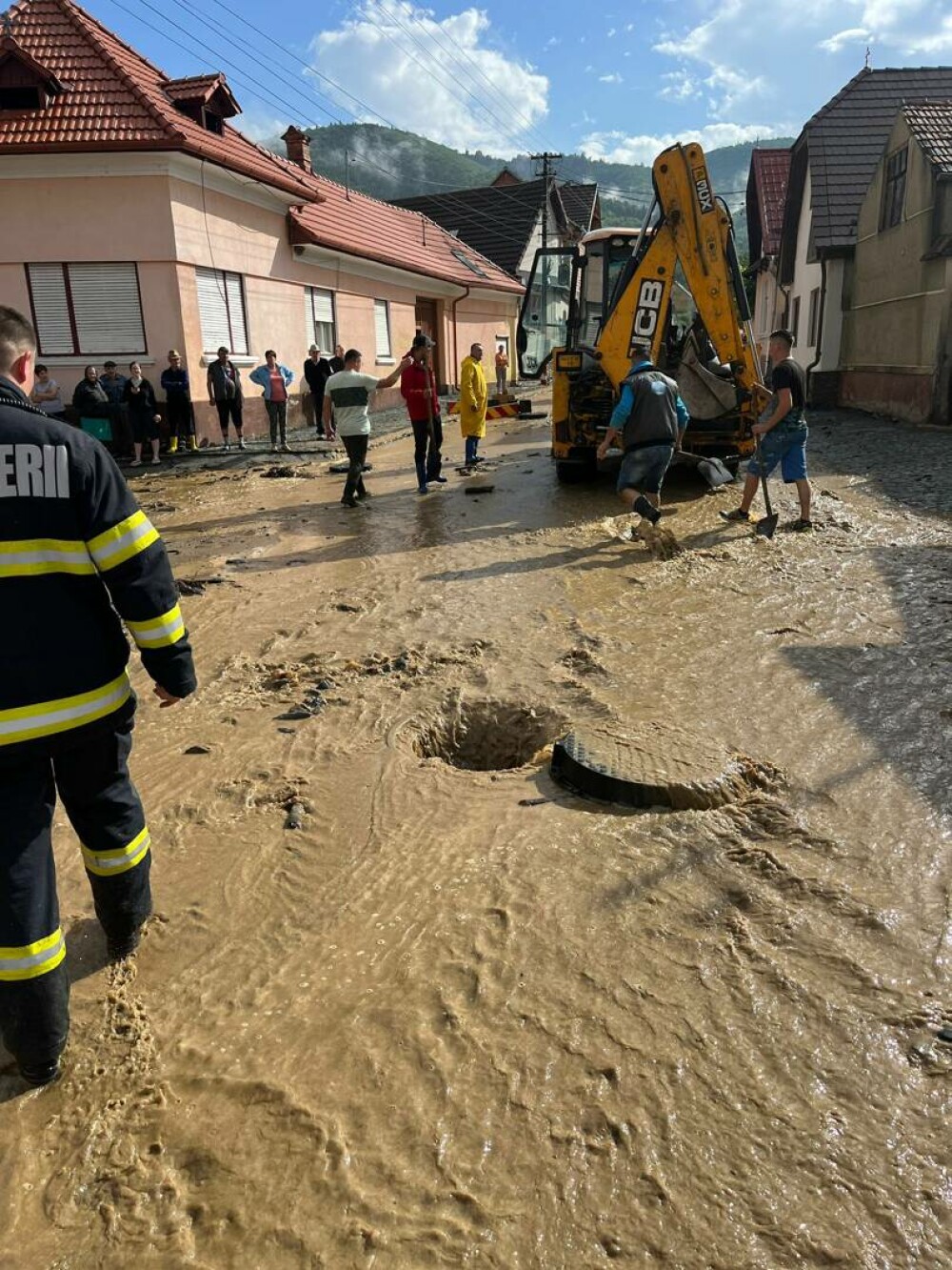 Inundaţii în România cauzate de ploile torențiale. Localitățile vizate de avertismentul de vreme rea - Imaginea 9