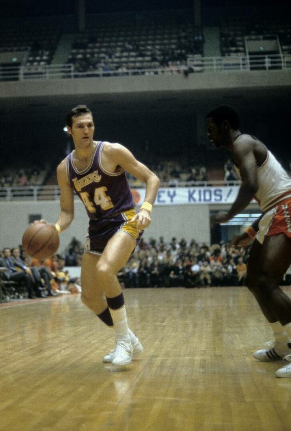 Bărbatul care apare în celebrul logo NBA a murit. Jerry West avea 86 de ani - Imaginea 5