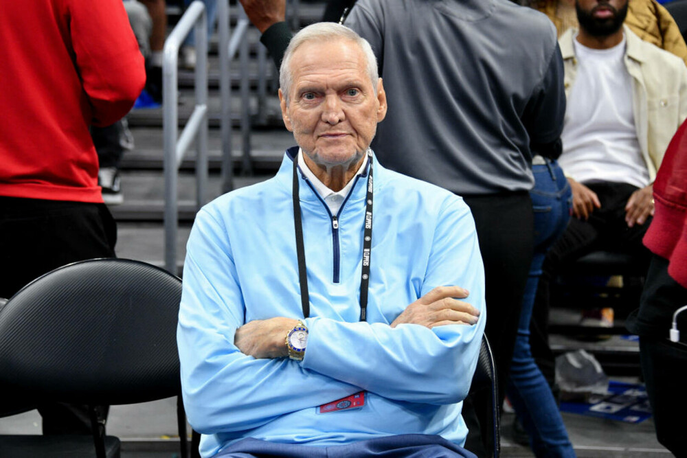 Bărbatul care apare în celebrul logo NBA a murit. Jerry West avea 86 de ani - Imaginea 17